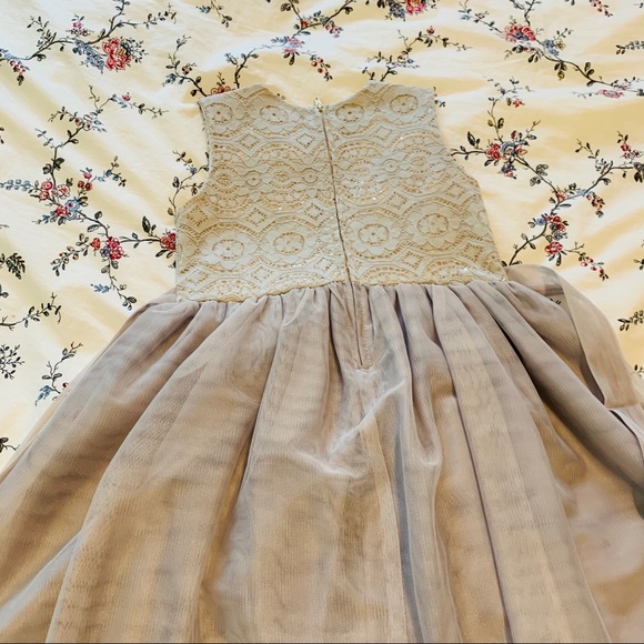 Lovely girls party dress - Picture 10 of 10